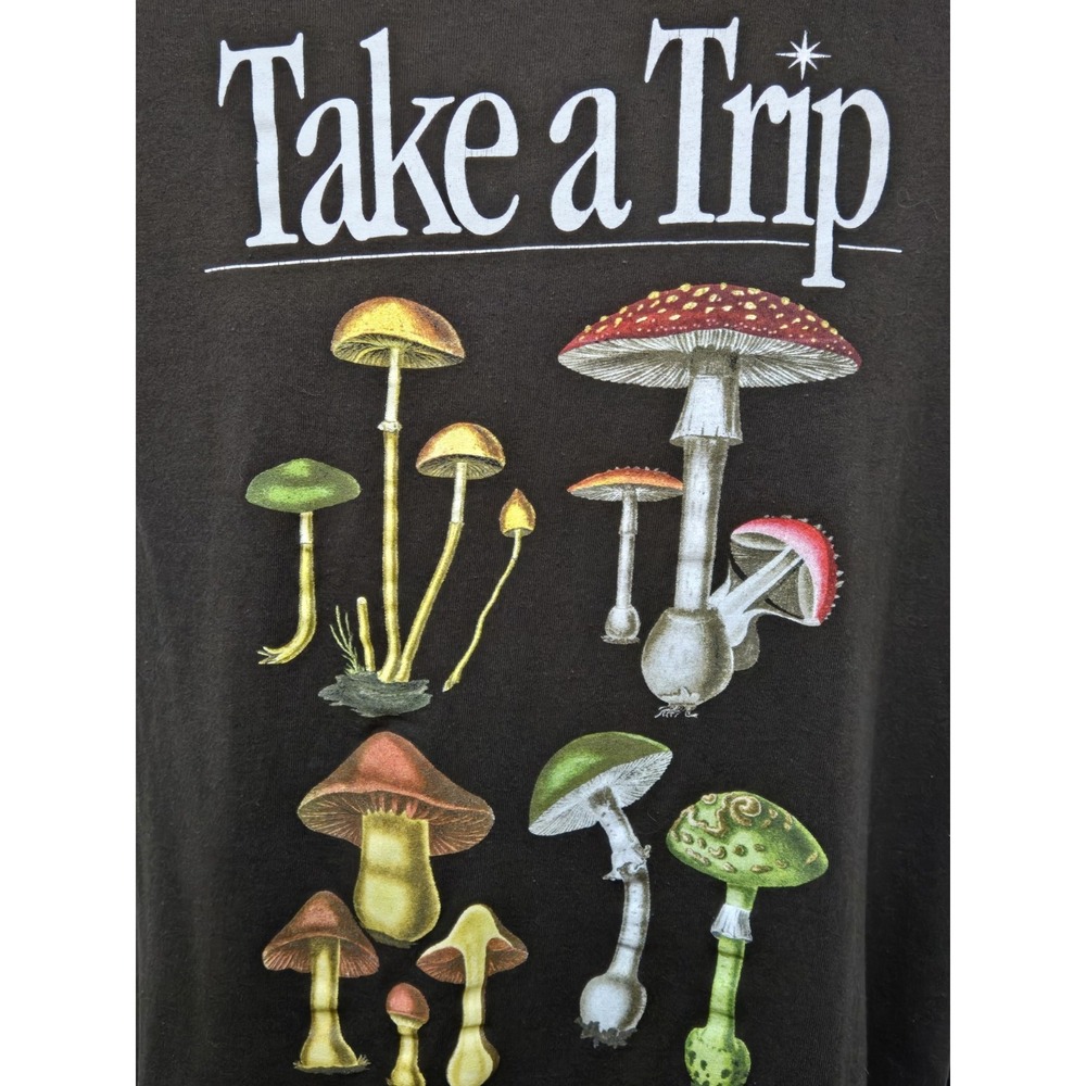 Descendants Take A Trip Mushroom Graphic T-Shirt Brown Men's Medium Psychedelic - Picture 3 of 6